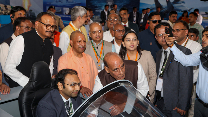 https://salarnews.in/public/uploads/images/newsimages/maannewsimage18102025_160611_Rajnath Singh (2).png